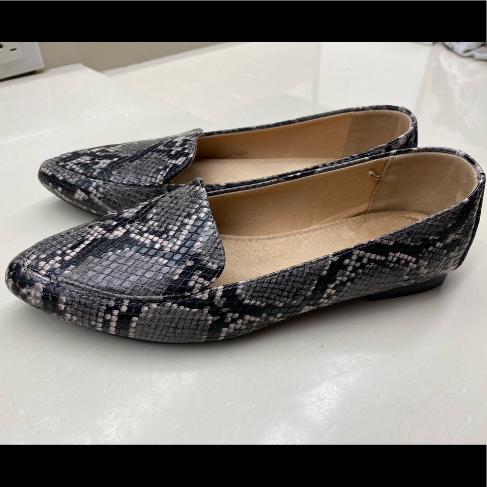 Old Navy snake skin loafers